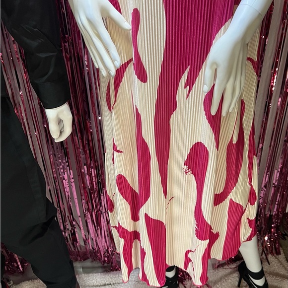 Graphic Print Tie Backless Halter Dress *NEW* - Picture 4 of 6